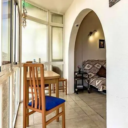 Apartment with one bedroom in Costa Adeje with wonderful mountain view shared pool&WiFi Apartament Playa de las Americas (Tenerife)